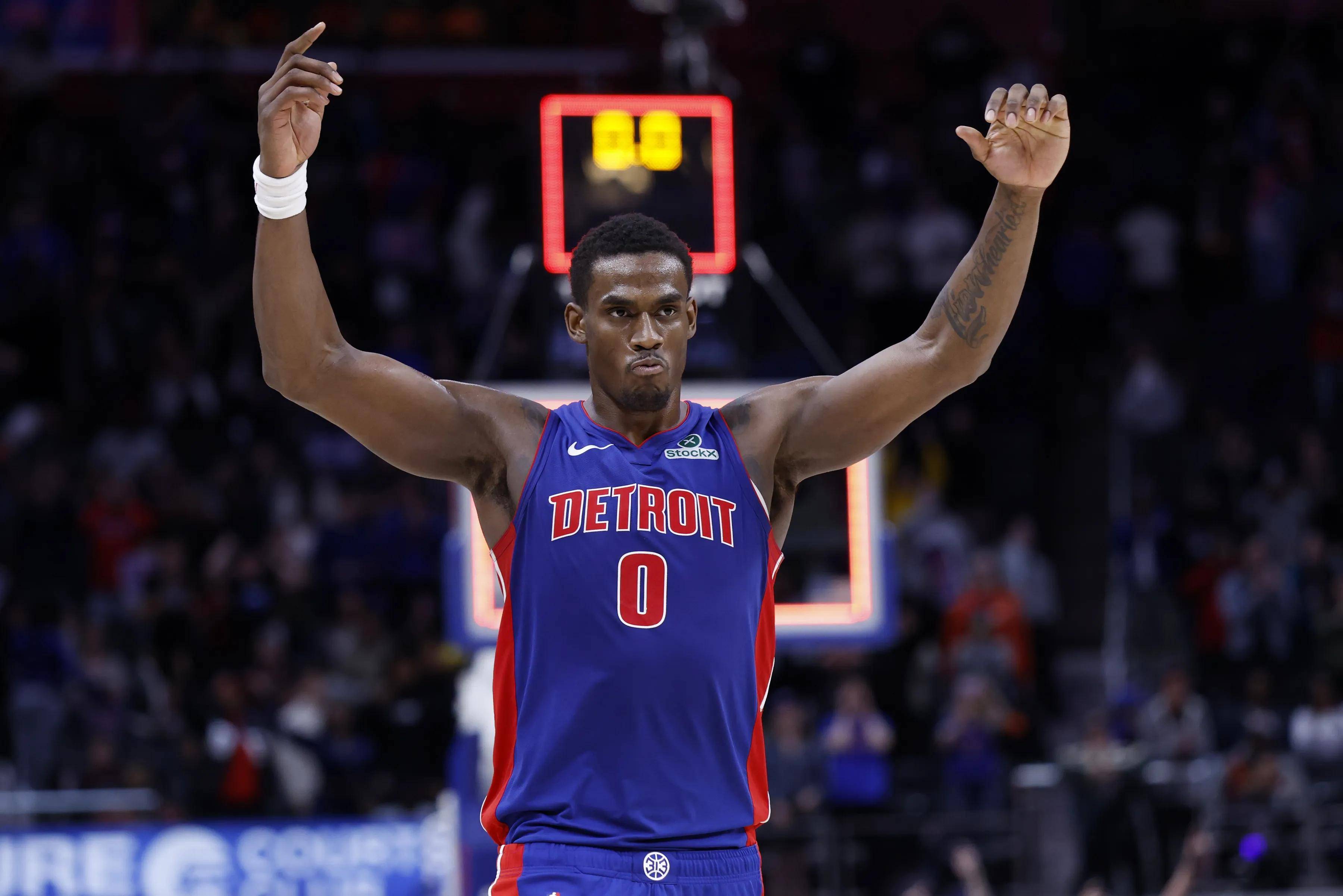 里昂发布备战花絮；冲刺阶段完成体检；CBA季后赛任务艰巨；数据趋势出现新变化的简单介绍