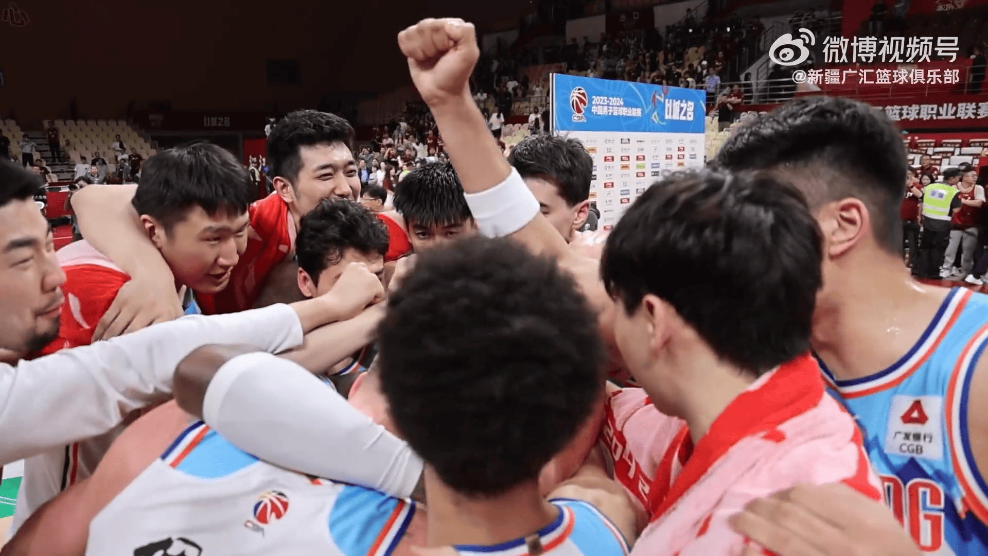 里昂发布备战花絮；冲刺阶段完成体检；CBA季后赛任务艰巨；数据趋势出现新变化的简单介绍