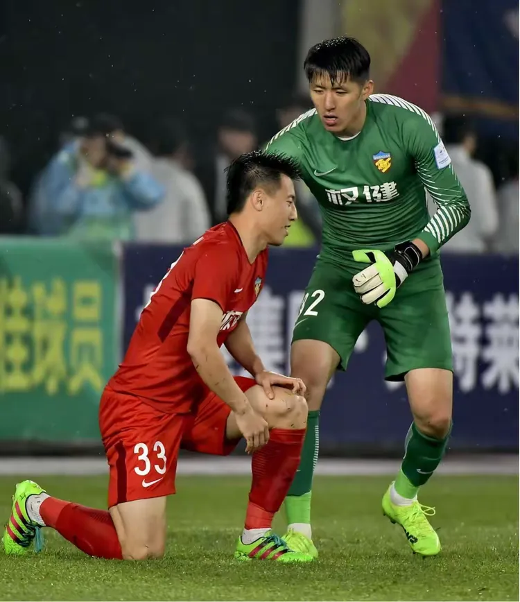 关于德甲今晨再迎强敌，亚特兰大遗憾出局，主帅态度——气氛紧张，心理建设被强调的信息